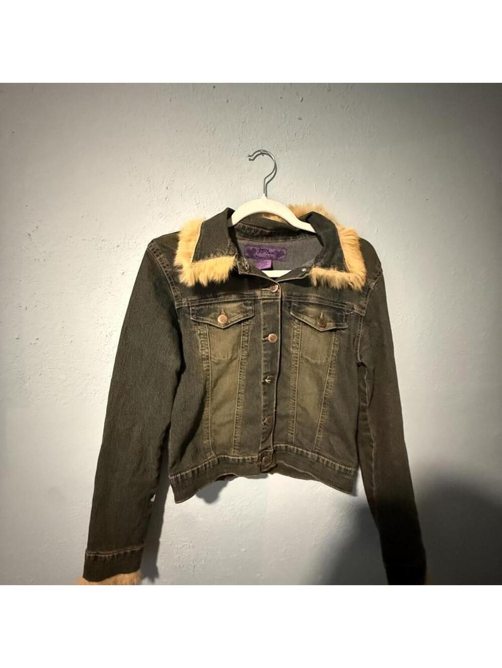 Vintage penny lane collared sleeves denim jacket with a cute collar #denimjacket
